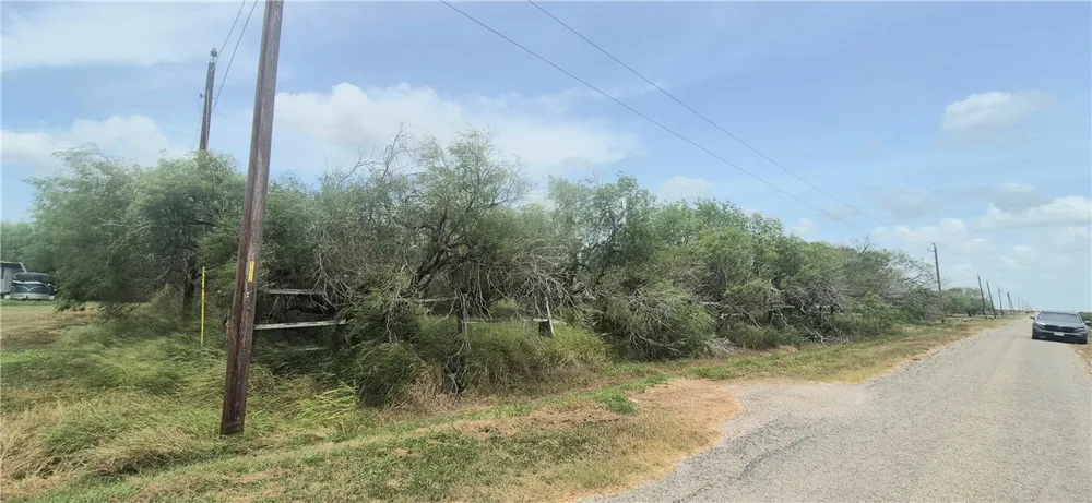 4886 County Rd 28 Robstown, TX 78380