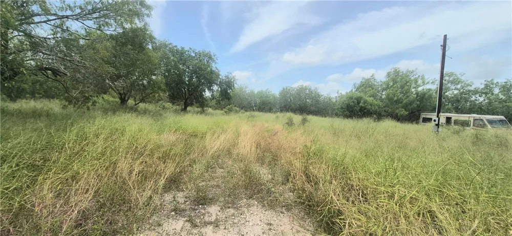 4886 County Rd 28 Robstown, TX 78380