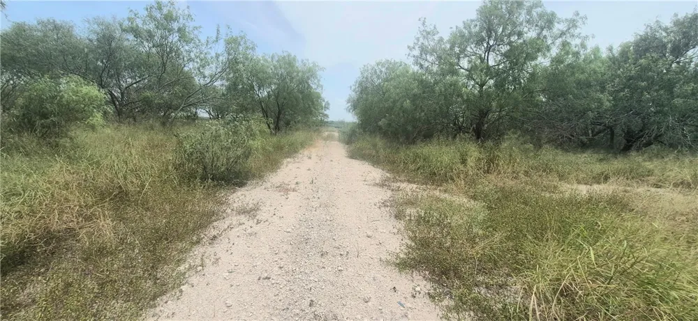 4886 County Rd 28 Robstown, TX 78380