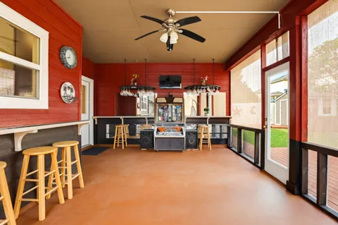 5744 McKinney Falls