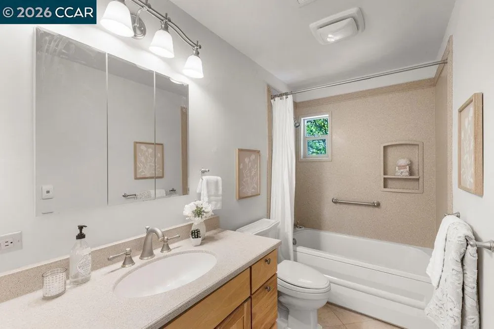 789 Charlton Dr Pleasant Hill, CA 94523