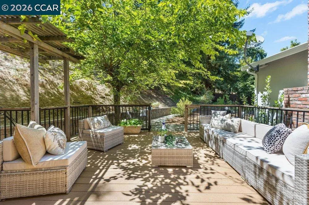 789 Charlton Dr Pleasant Hill, CA 94523