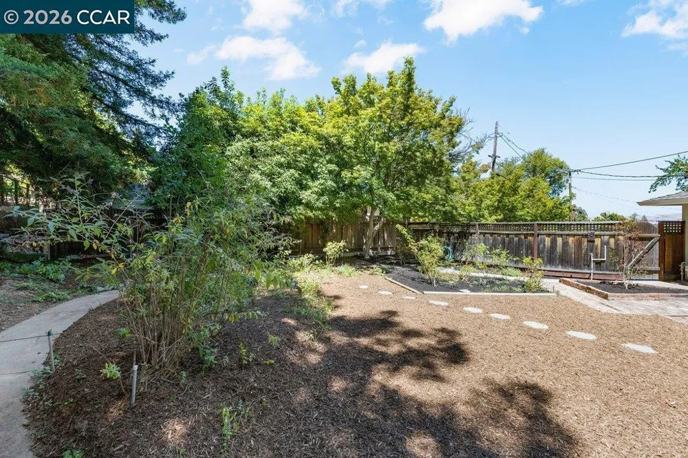 789 Charlton Dr Pleasant Hill, CA 94523