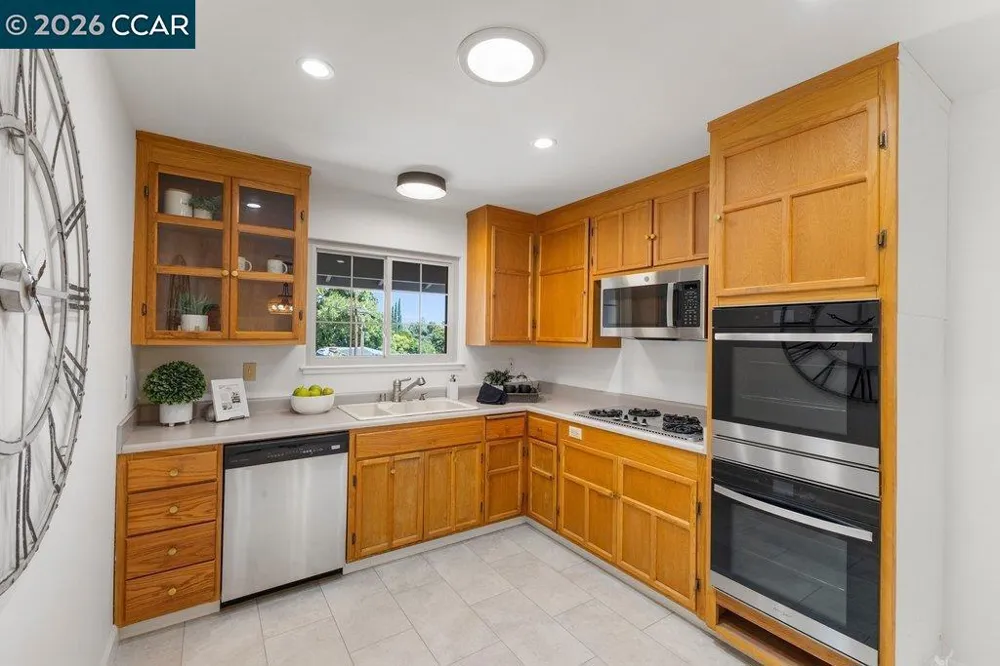 789 Charlton Dr Pleasant Hill, CA 94523
