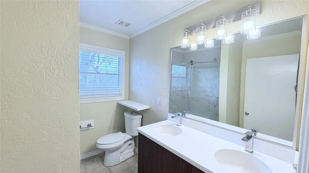 5235 Mimosa Drive Bellaire, TX 77401