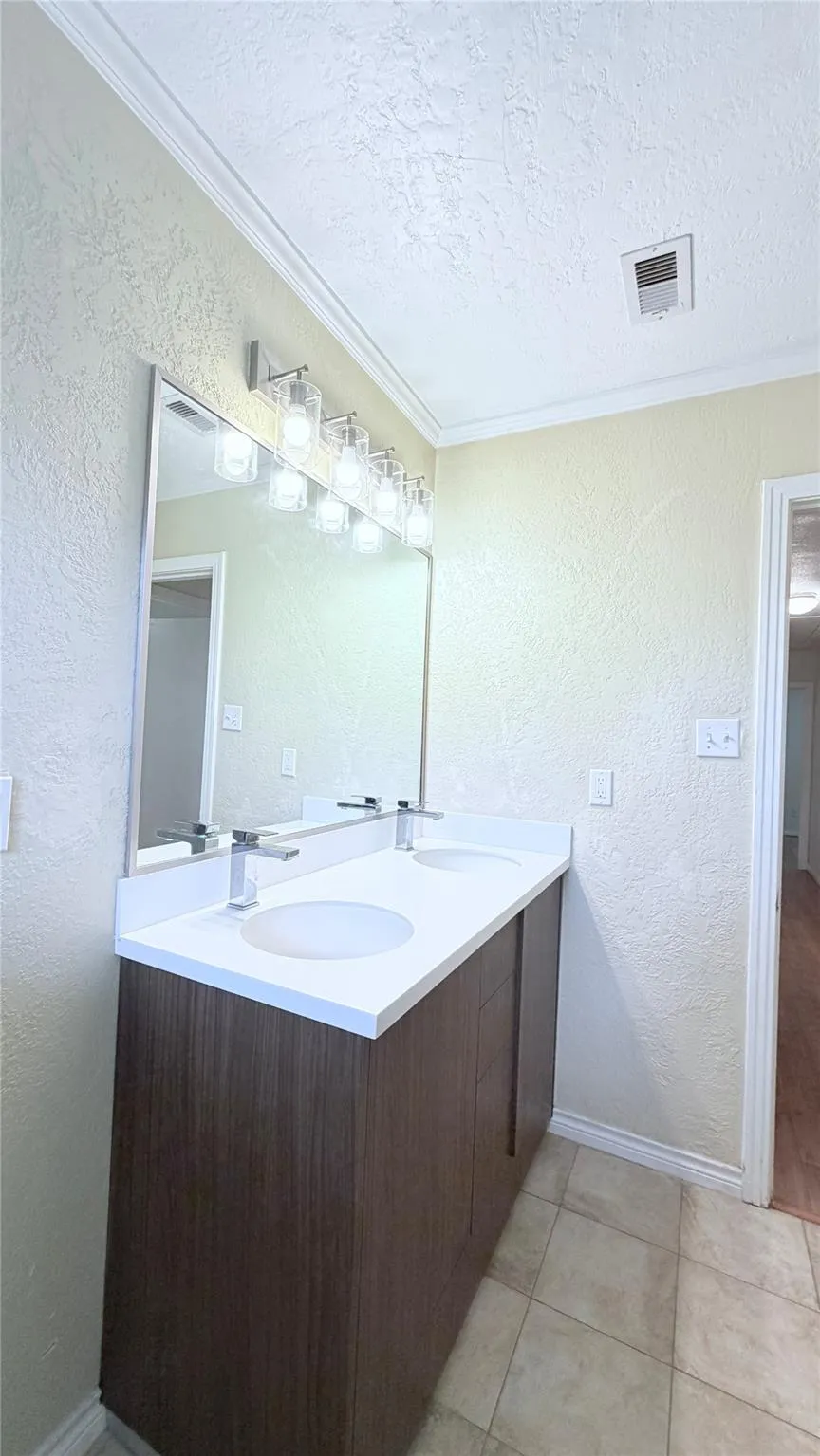5235 Mimosa Drive Bellaire, TX 77401