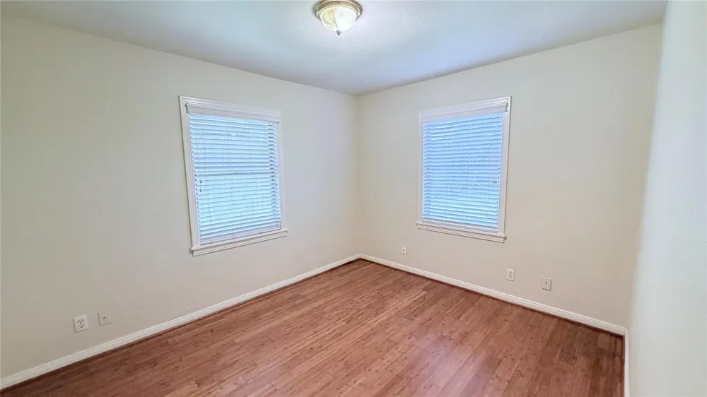 5235 Mimosa Drive Bellaire, TX 77401