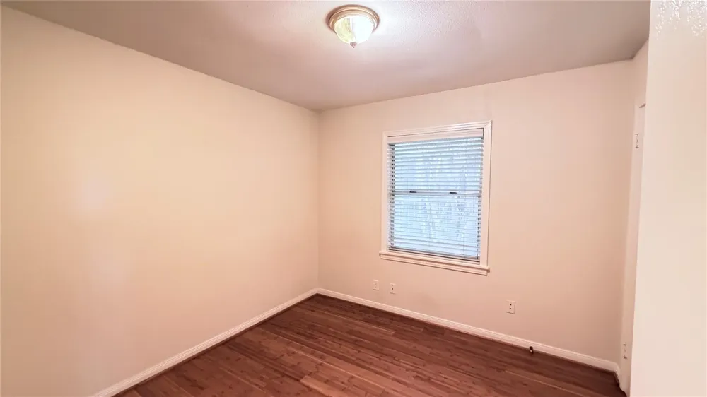 5235 Mimosa Drive Bellaire, TX 77401