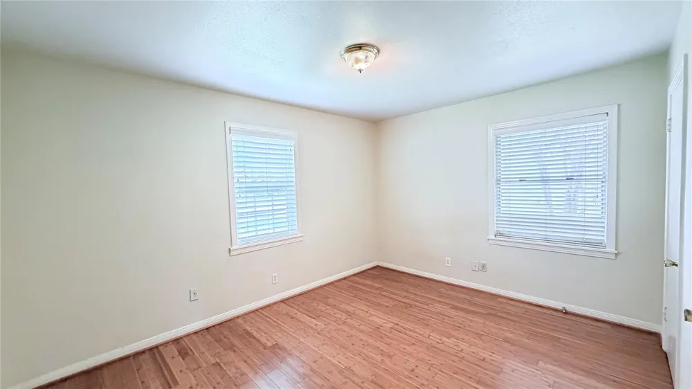5235 Mimosa Drive Bellaire, TX 77401