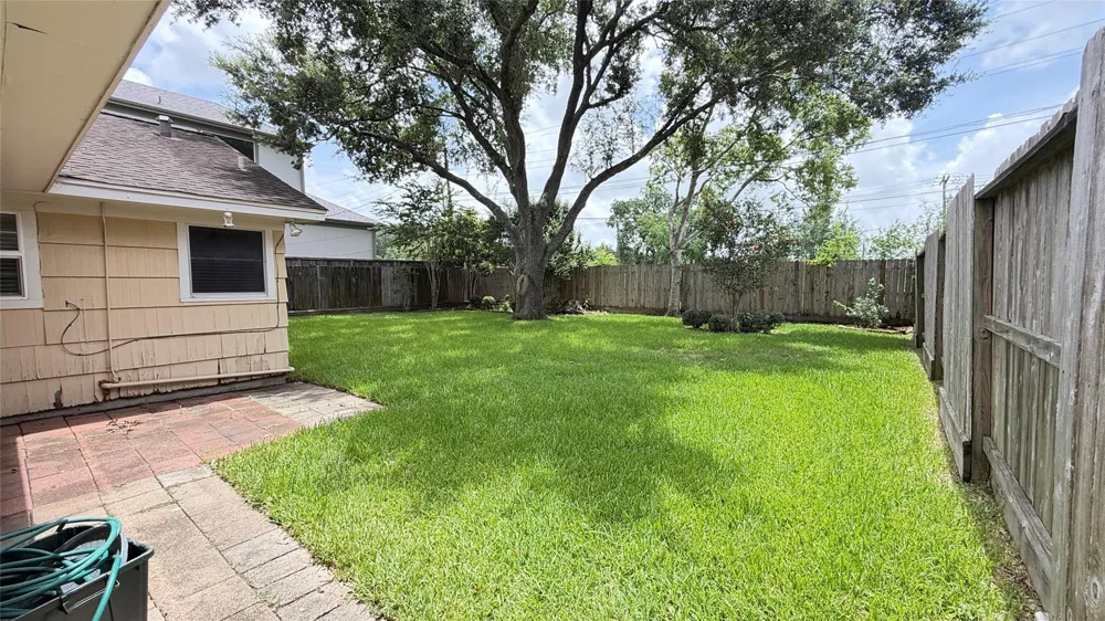 5235 Mimosa Drive Bellaire, TX 77401