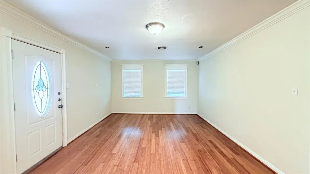 5235 Mimosa Drive Bellaire, TX 77401
