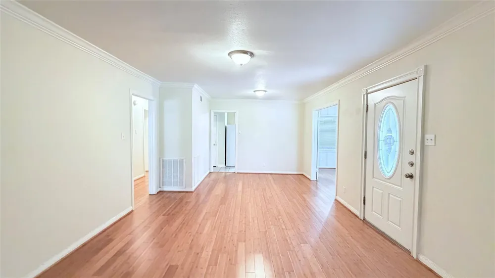5235 Mimosa Drive Bellaire, TX 77401