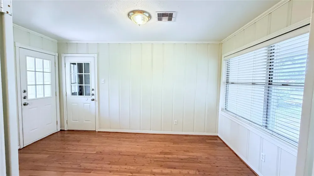 5235 Mimosa Drive Bellaire, TX 77401
