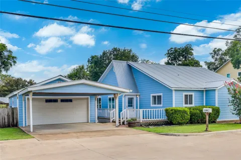 1105 Farm Street