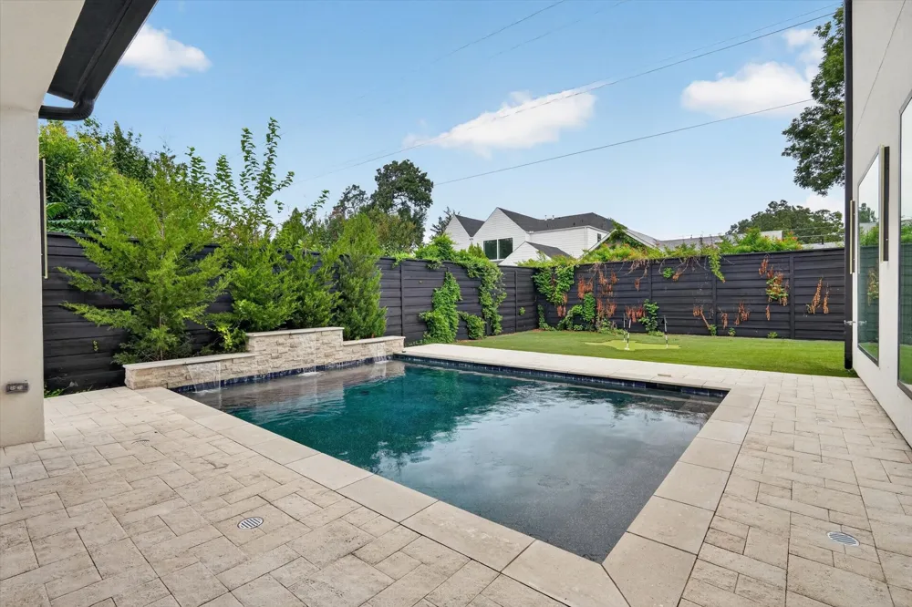3819 Wemdon Drive Dallas, TX 75220