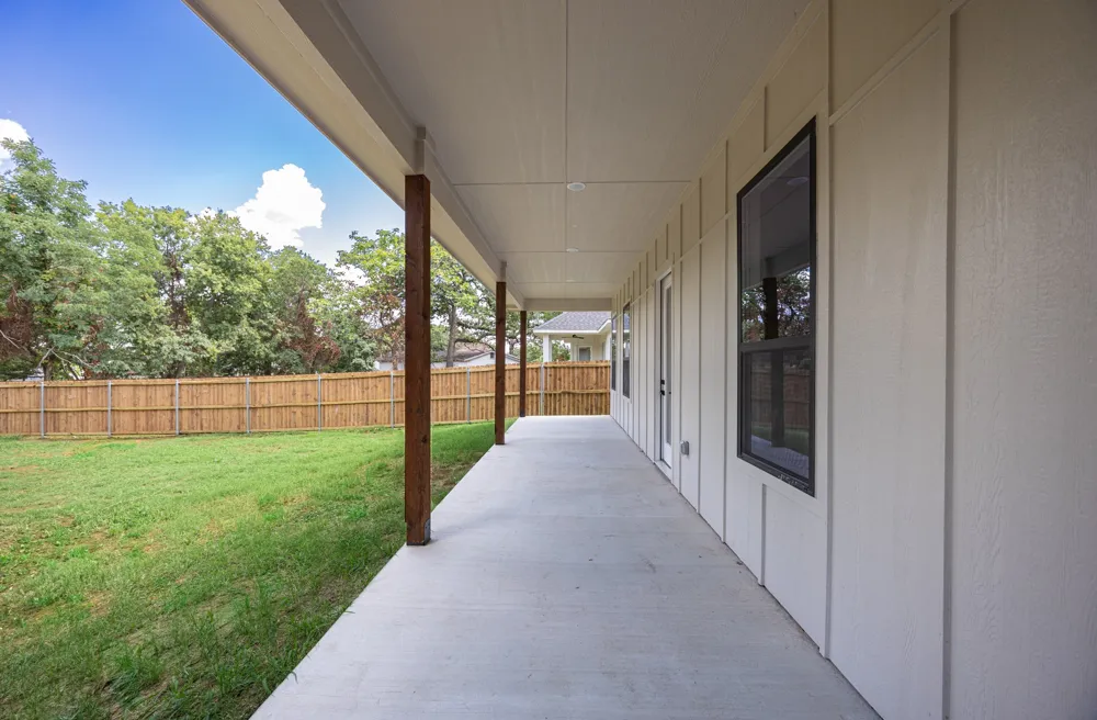 2904 Hiawatha Trail Lake Worth, TX 76135