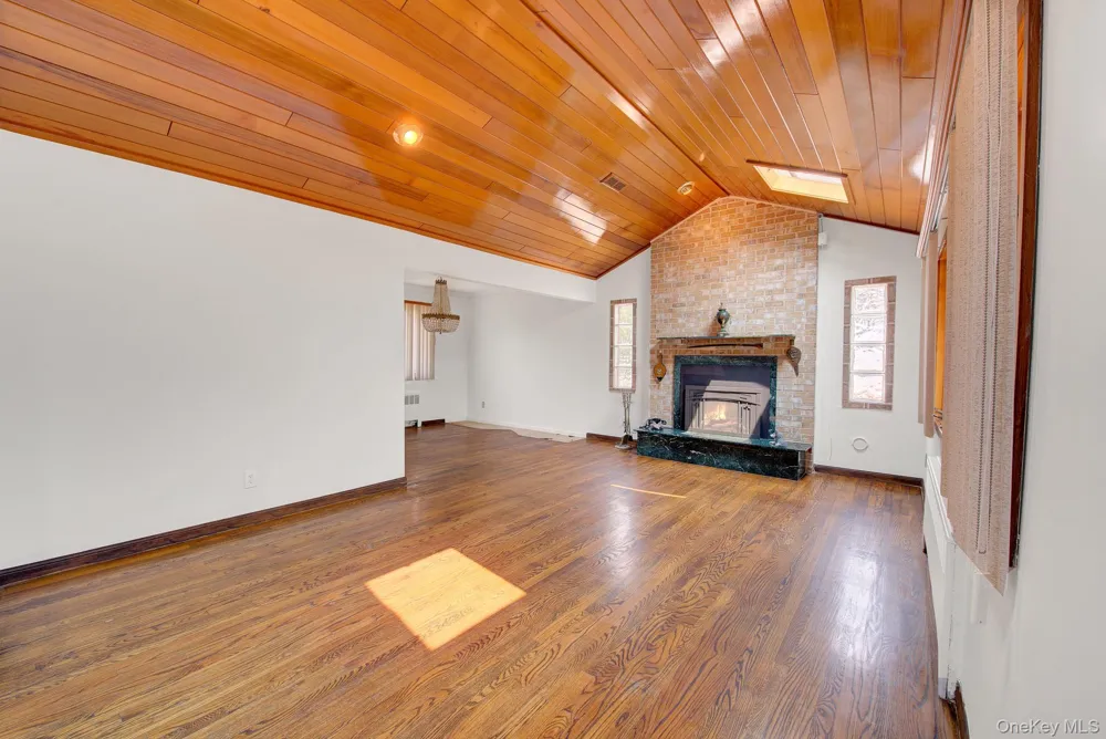 24 Pinehurst Street Lido Beach, NY 11561