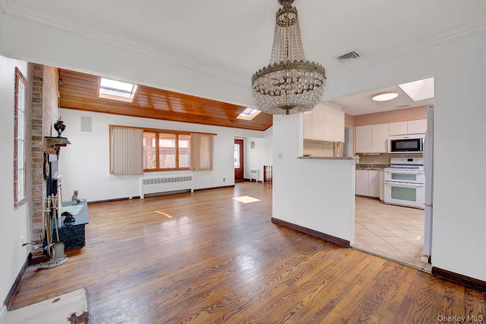 24 Pinehurst Street Lido Beach, NY 11561