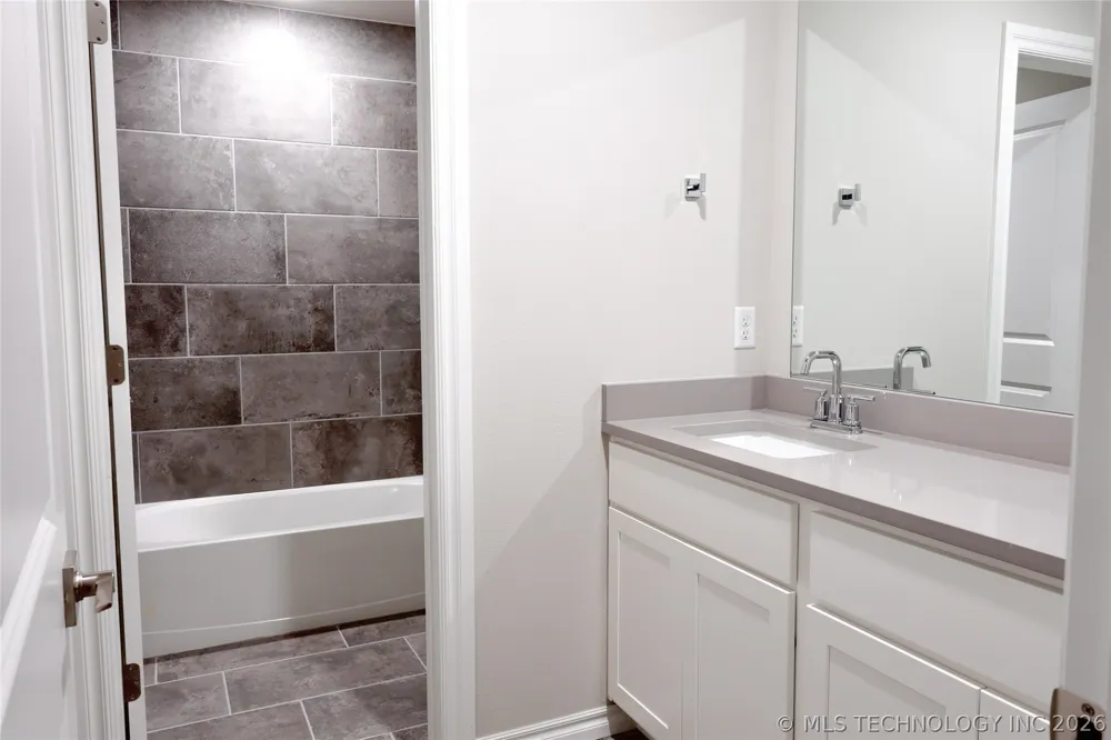2416 W Birmingham Street Broken Arrow, OK 74011