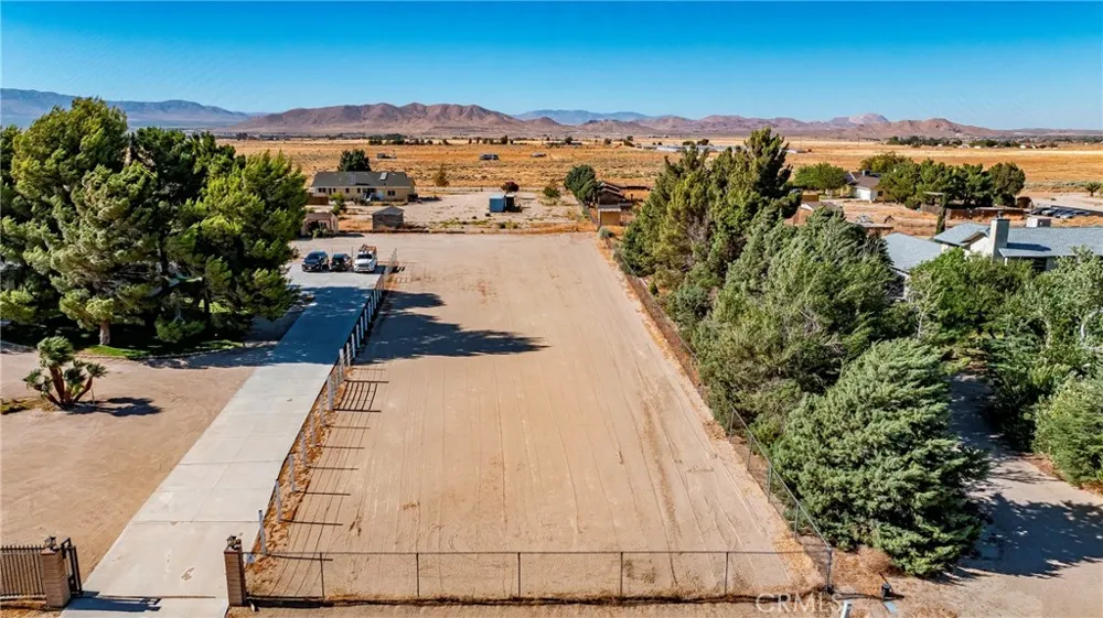 7601 Dogwood Avenue Rosamond, CA 93560
