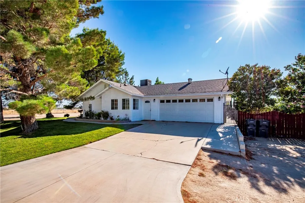 7601 Dogwood Avenue Rosamond, CA 93560