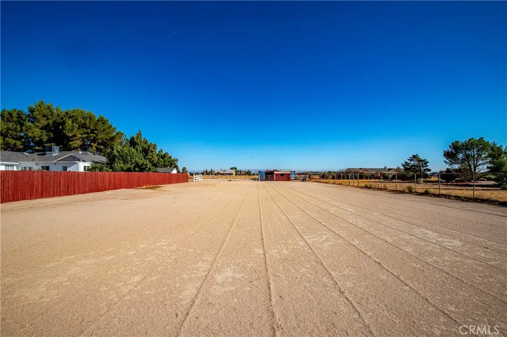 7601 Dogwood Avenue Rosamond, CA 93560