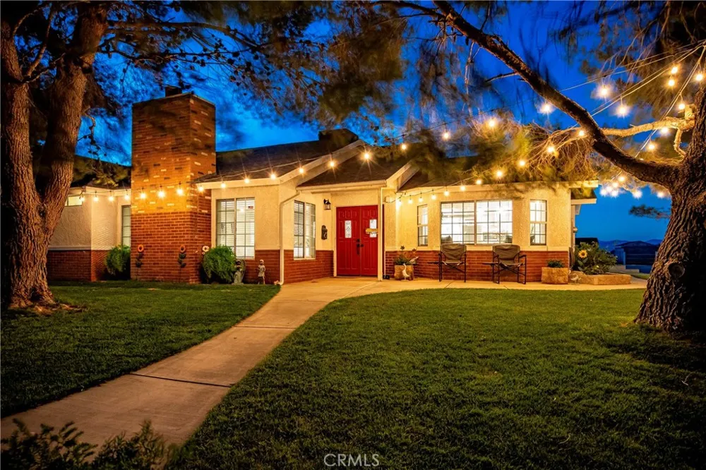 7601 Dogwood Avenue Rosamond, CA 93560