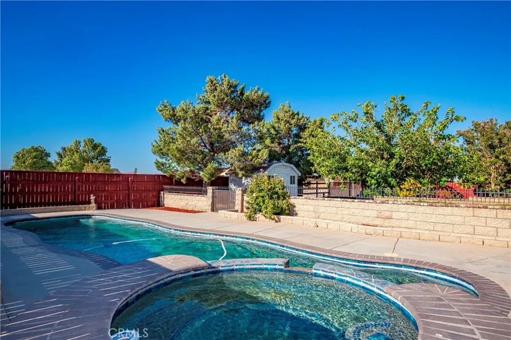 7601 Dogwood Avenue Rosamond, CA 93560
