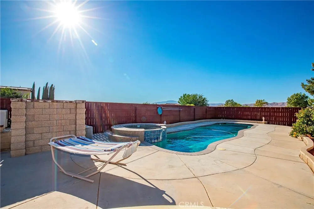 7601 Dogwood Avenue Rosamond, CA 93560
