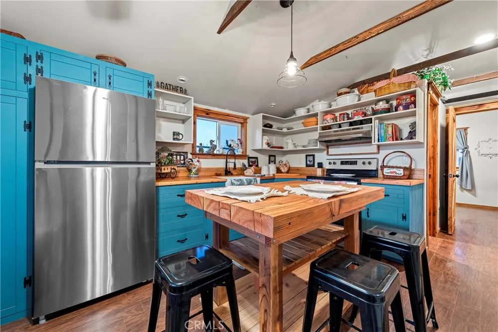 7601 Dogwood Avenue Rosamond, CA 93560