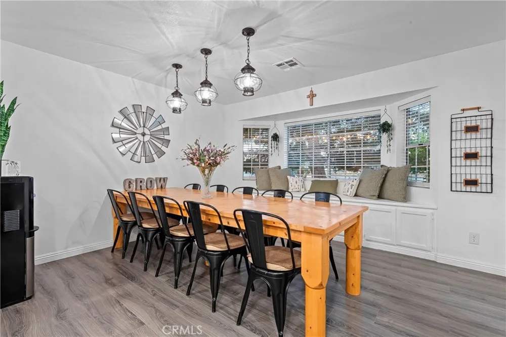 7601 Dogwood Avenue Rosamond, CA 93560