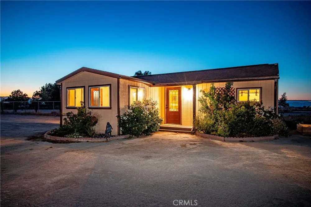 7601 Dogwood Avenue Rosamond, CA 93560