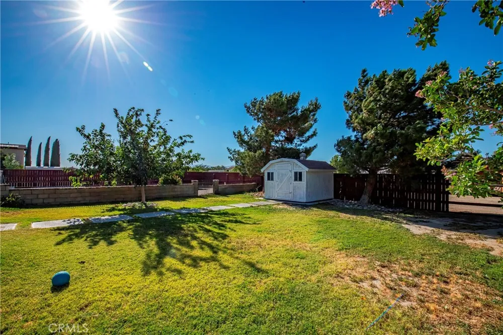 7601 Dogwood Avenue Rosamond, CA 93560