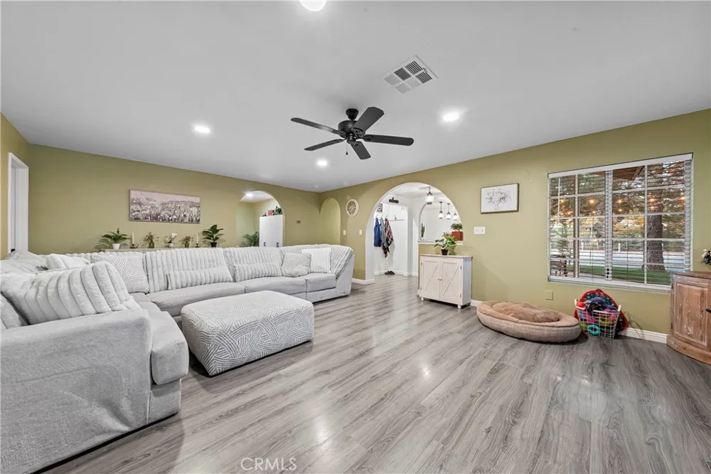 7601 Dogwood Avenue Rosamond, CA 93560