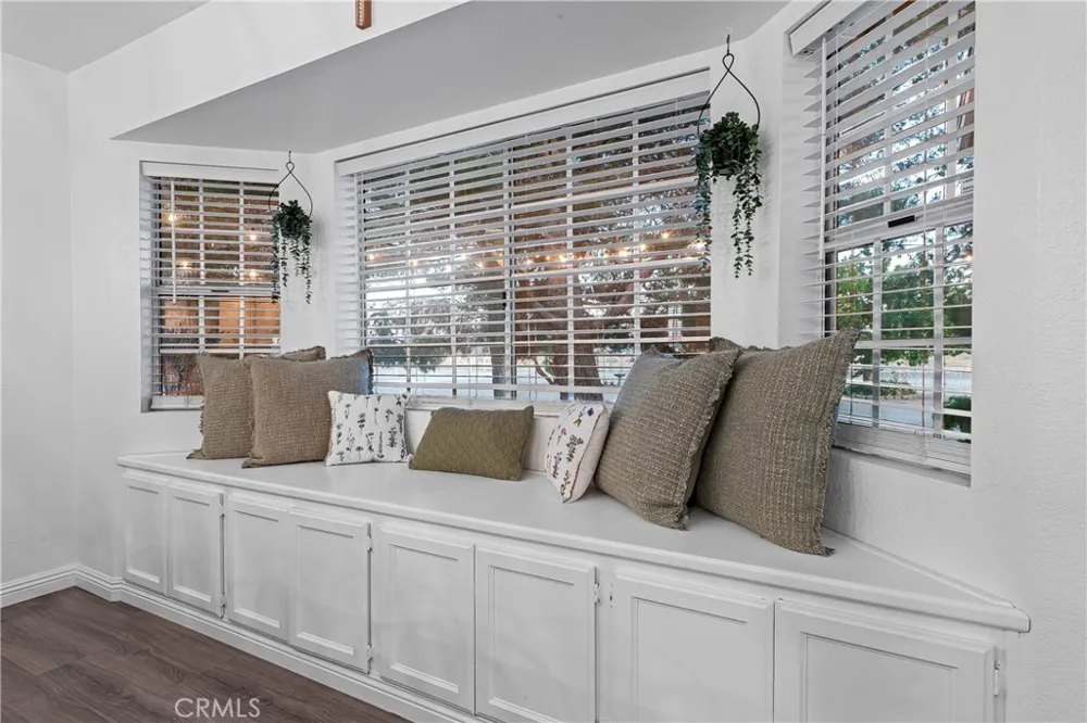 7601 Dogwood Avenue Rosamond, CA 93560