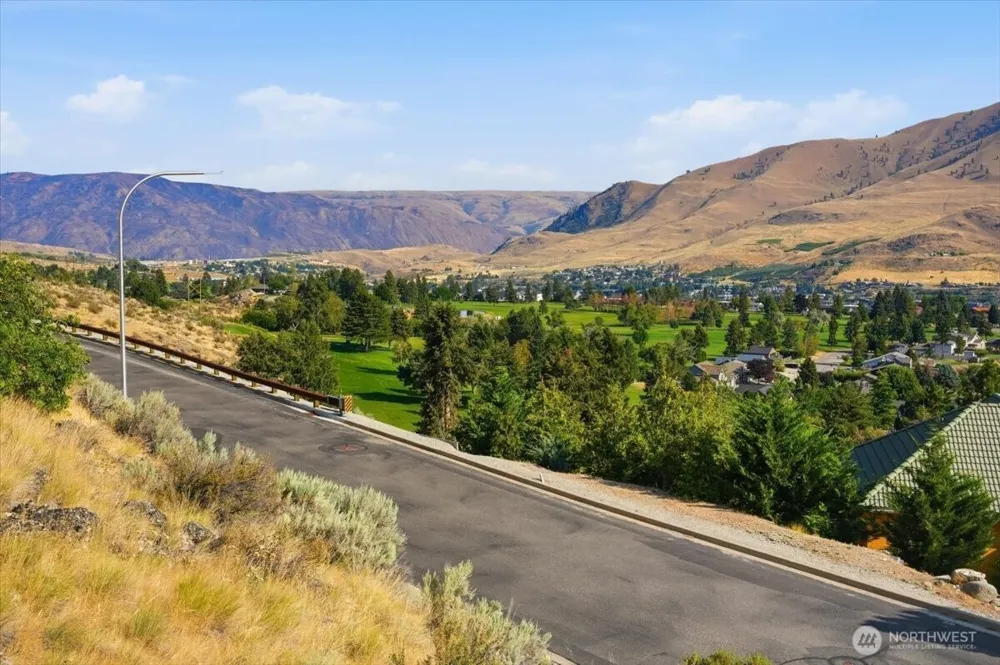 137 Long Drive Chelan, WA 98816