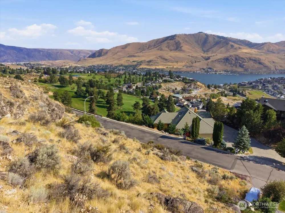 137 Long Drive Chelan, WA 98816