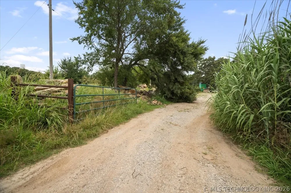 15141 English Road Mounds, OK 74047