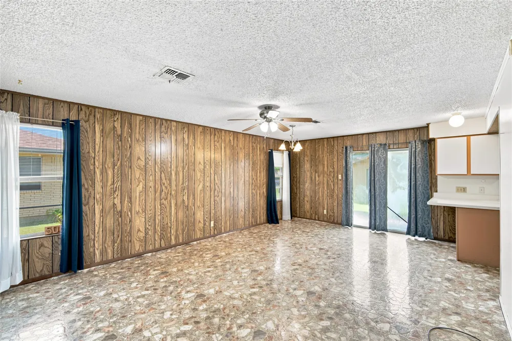 504 E Roosevelt Avenue Whitney, TX 76692