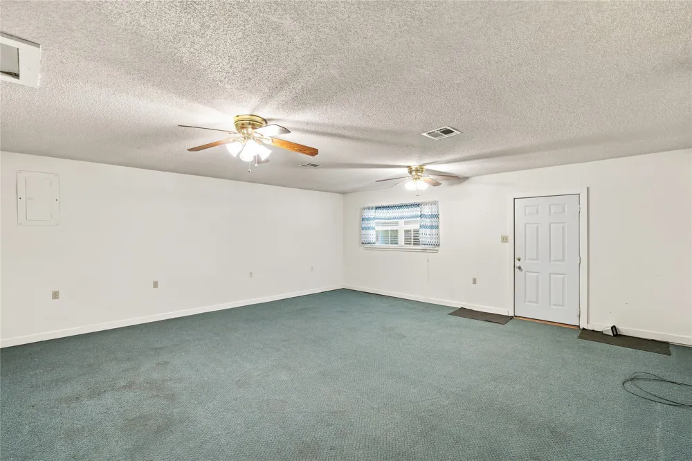 504 E Roosevelt Avenue Whitney, TX 76692