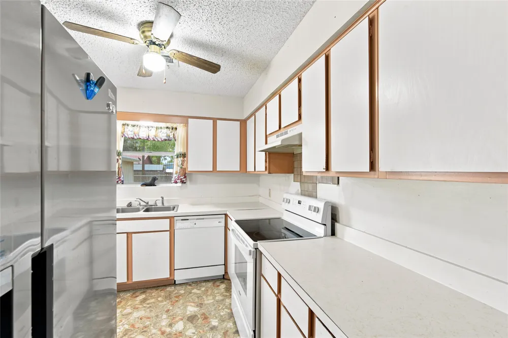 504 E Roosevelt Avenue Whitney, TX 76692