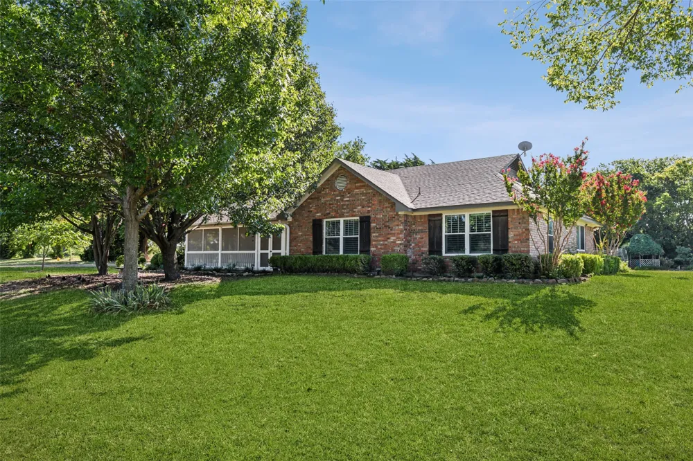 1980 Winningkoff Road Lucas, TX 75002