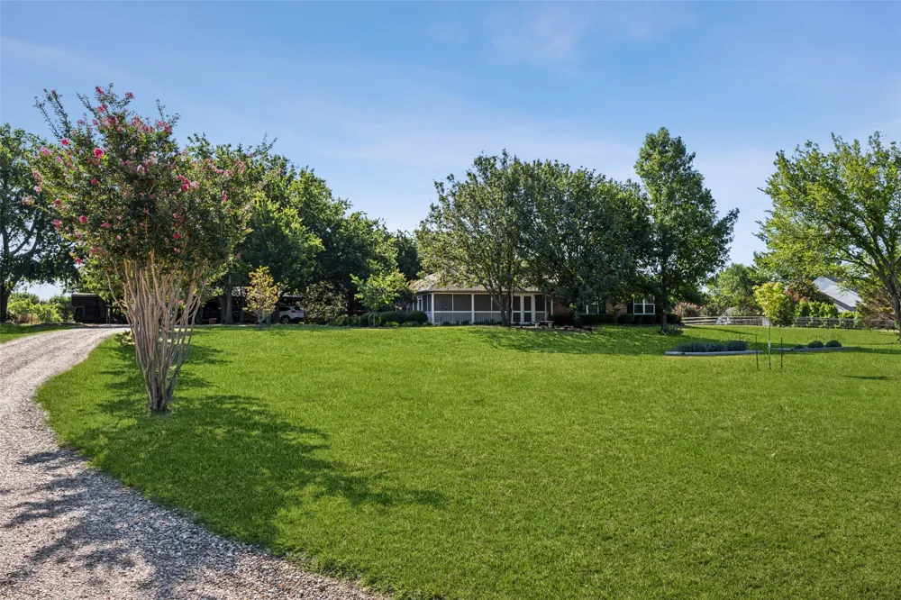 1980 Winningkoff Road Lucas, TX 75002