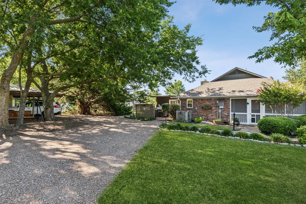 1980 Winningkoff Road Lucas, TX 75002