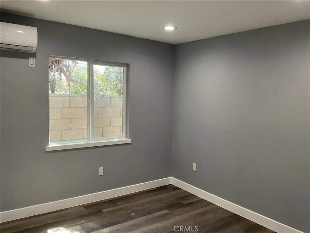 1011 Jackson Street Santa Ana, CA 92703