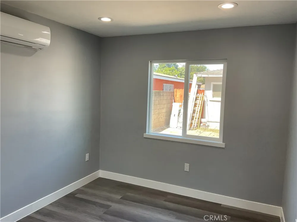 1011 Jackson Street Santa Ana, CA 92703