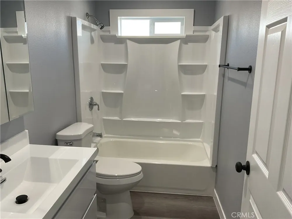 1011 Jackson Street Santa Ana, CA 92703