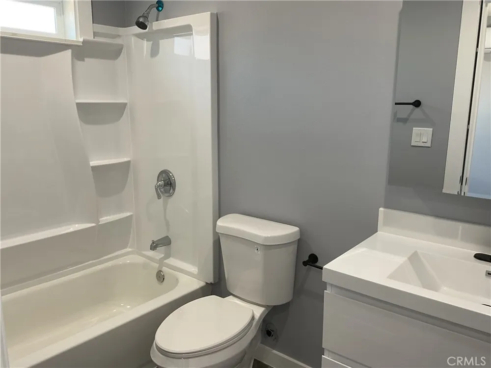 1011 Jackson Street Santa Ana, CA 92703