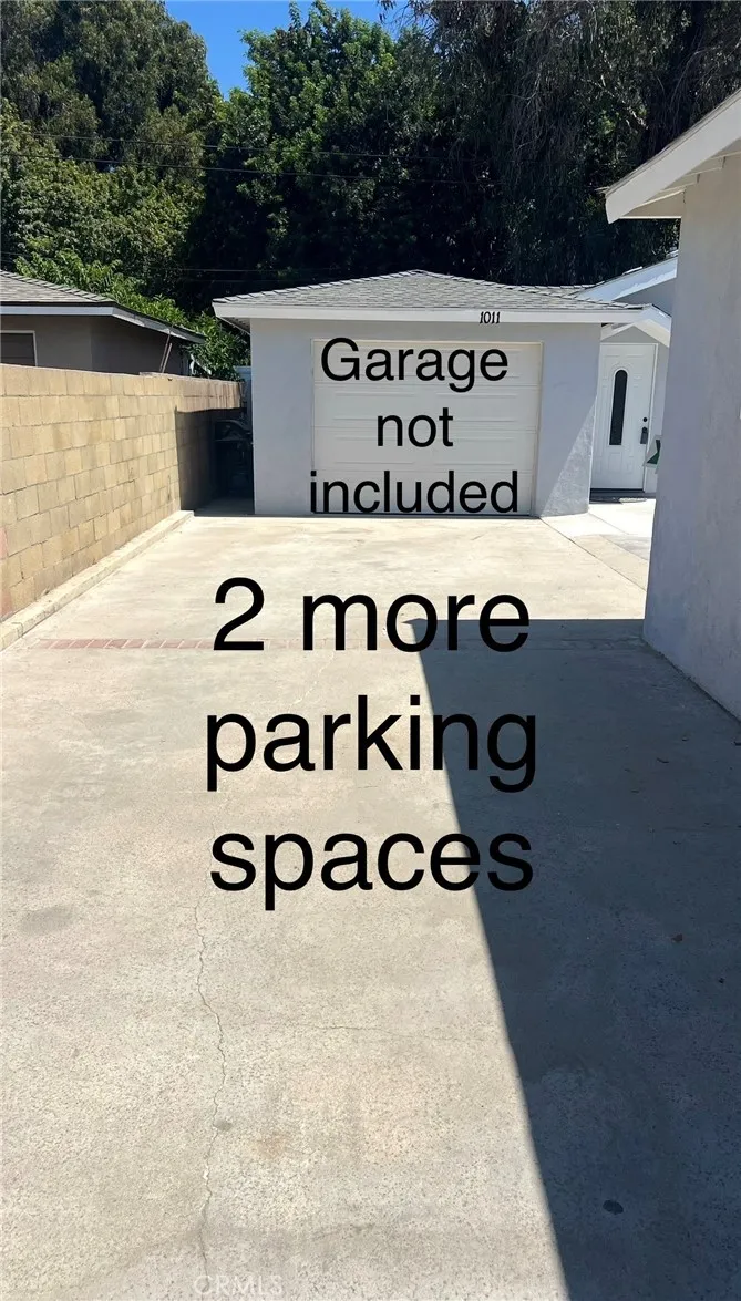 1011 Jackson Street Santa Ana, CA 92703