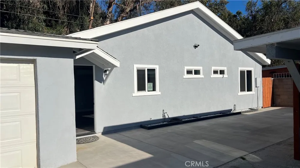 1011 Jackson Street Santa Ana, CA 92703